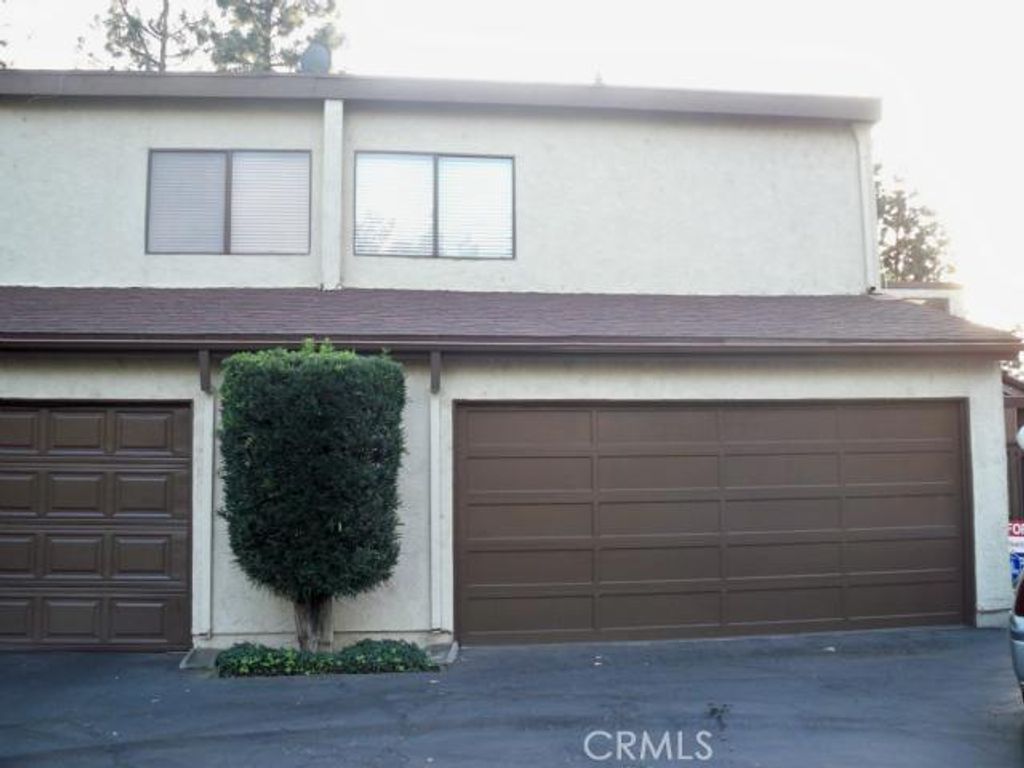 3000 E Via Siena, Anaheim