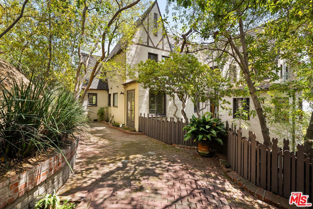 6311 Heather Drive, Los Angeles
