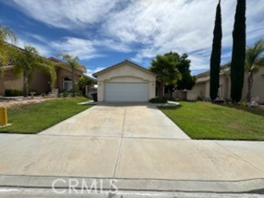 33247 Avenida Bicicleta, Temecula