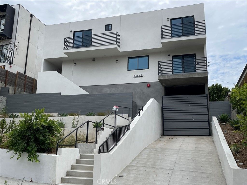 565 N Mariposa # B, Los Angeles
