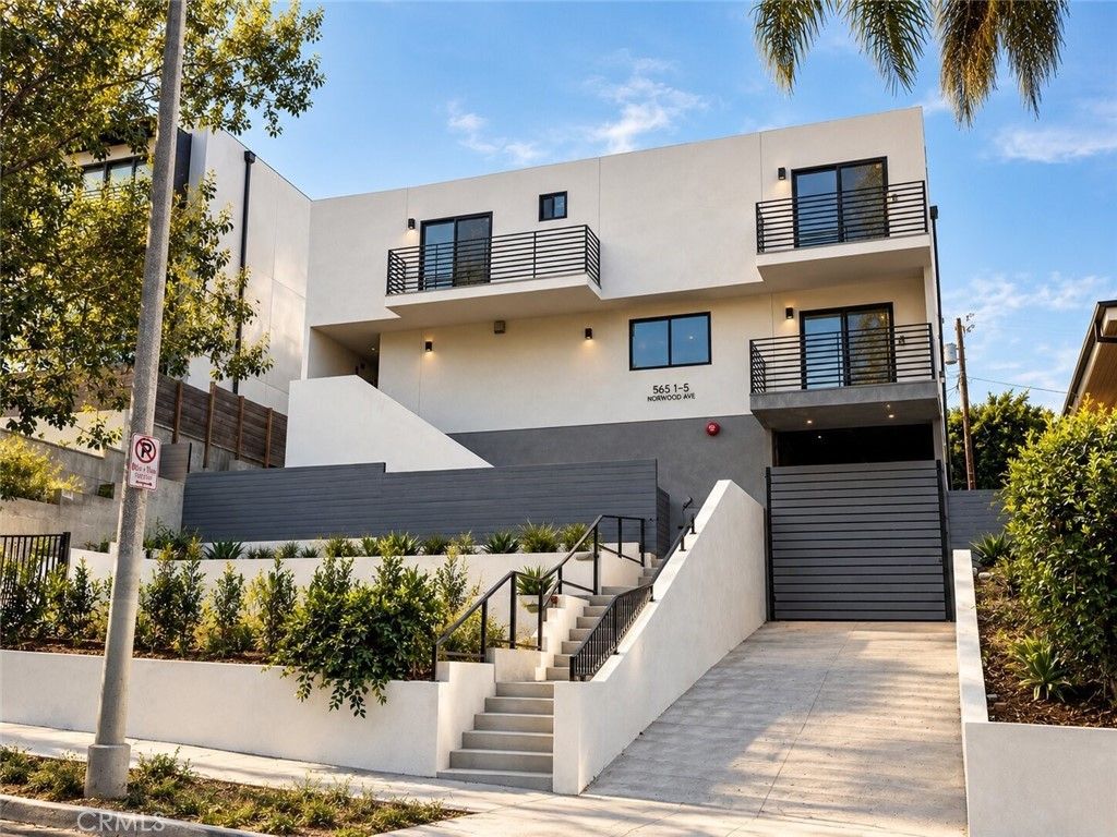 565 N Mariposa # B, Los Angeles