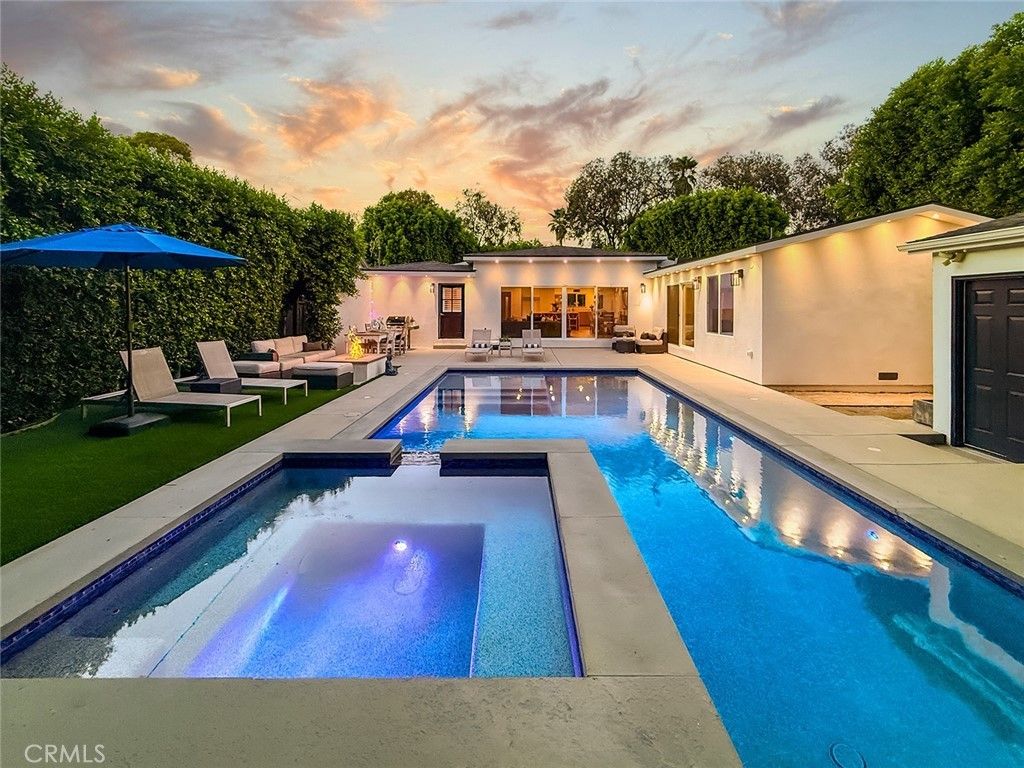 15722 Magnolia, Encino