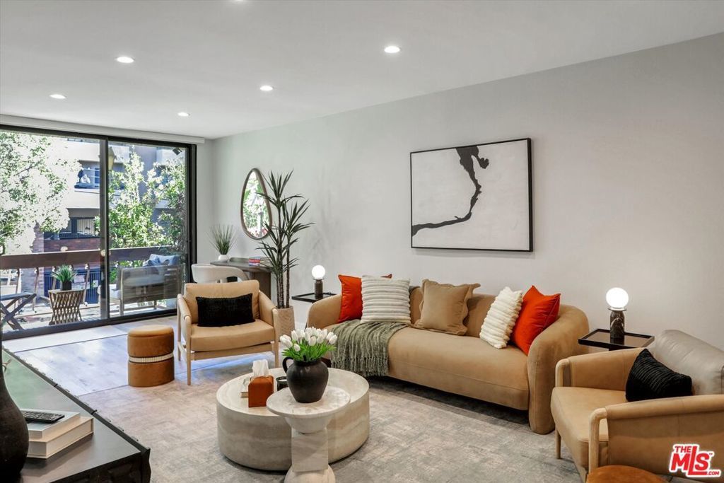 7300 Franklin Avenue # 346, Los Angeles
