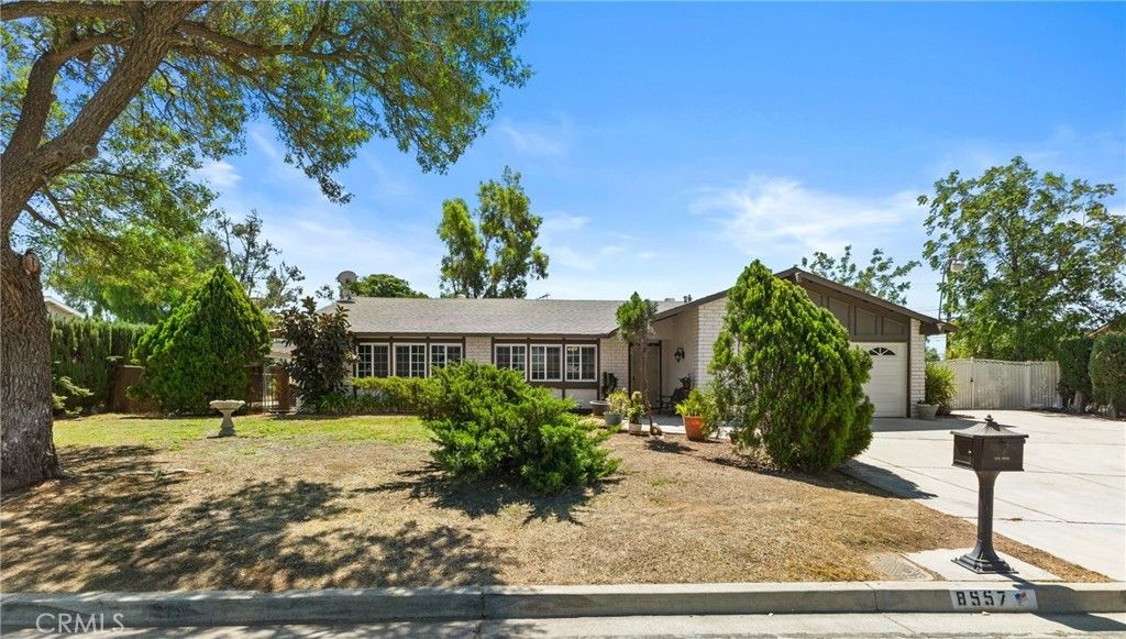 8557 Saddle Creek Drive, Jurupa Valley