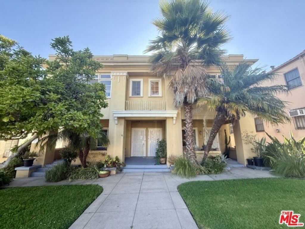 2011 N Vermont Avenue, Los Angeles
