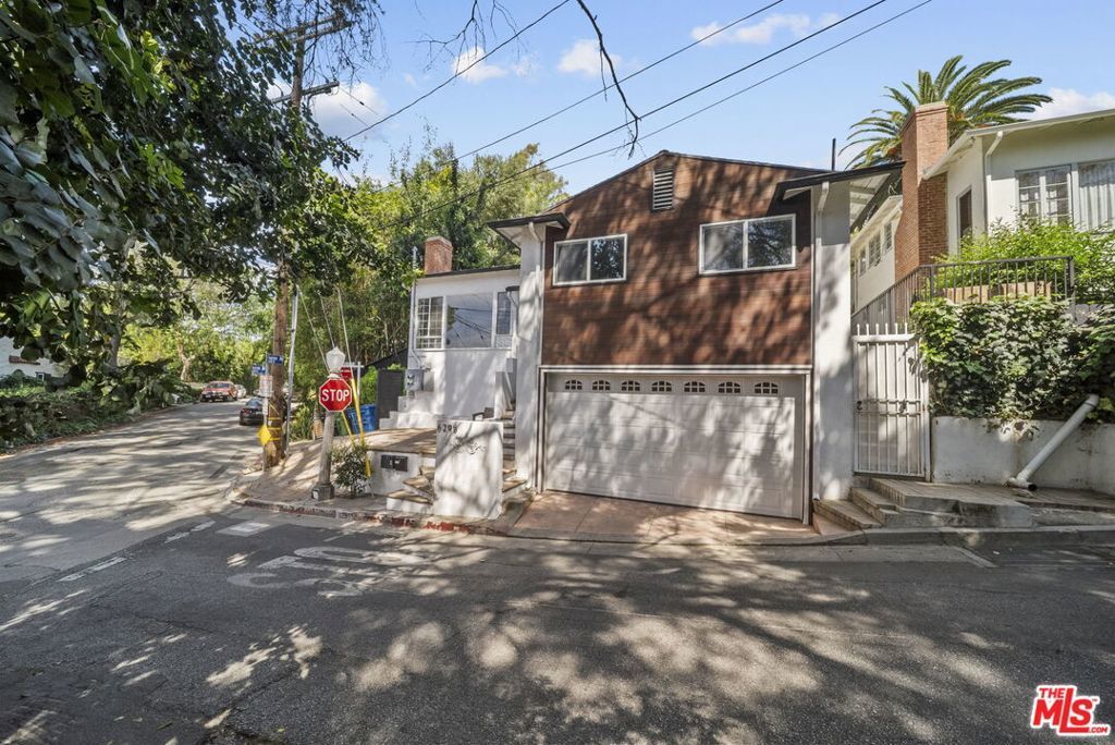6295 Ivarene Avenue, Los Angeles