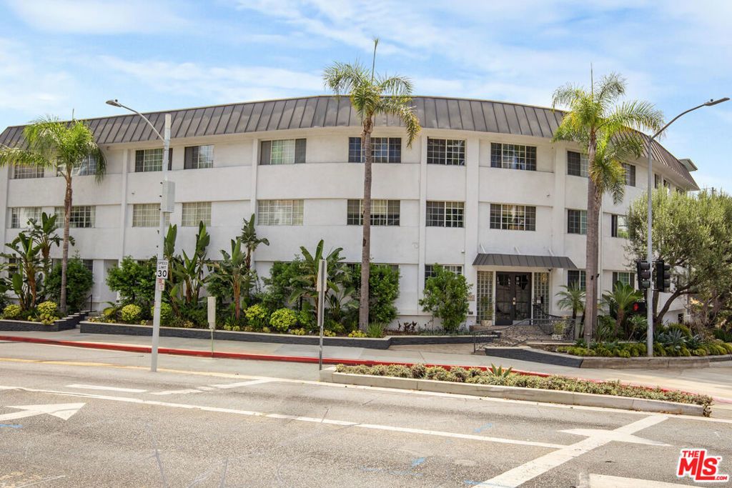 8490 Fountain Avenue # 203, West Hollywood