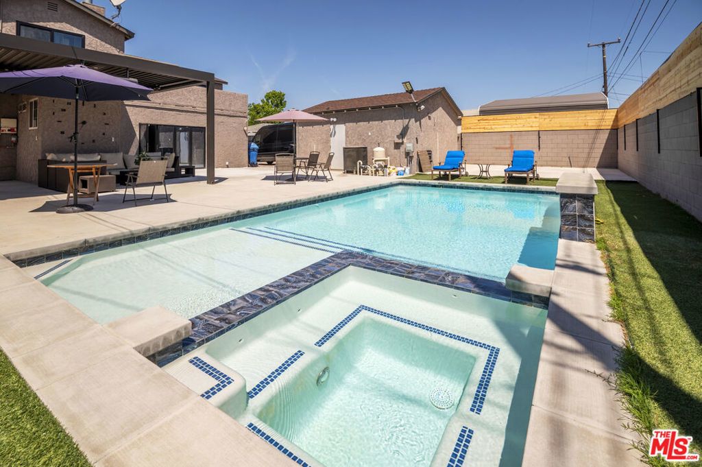 9410 S 4th Avenue, Inglewood