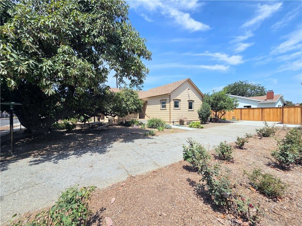 9497 Foster Road, Downey