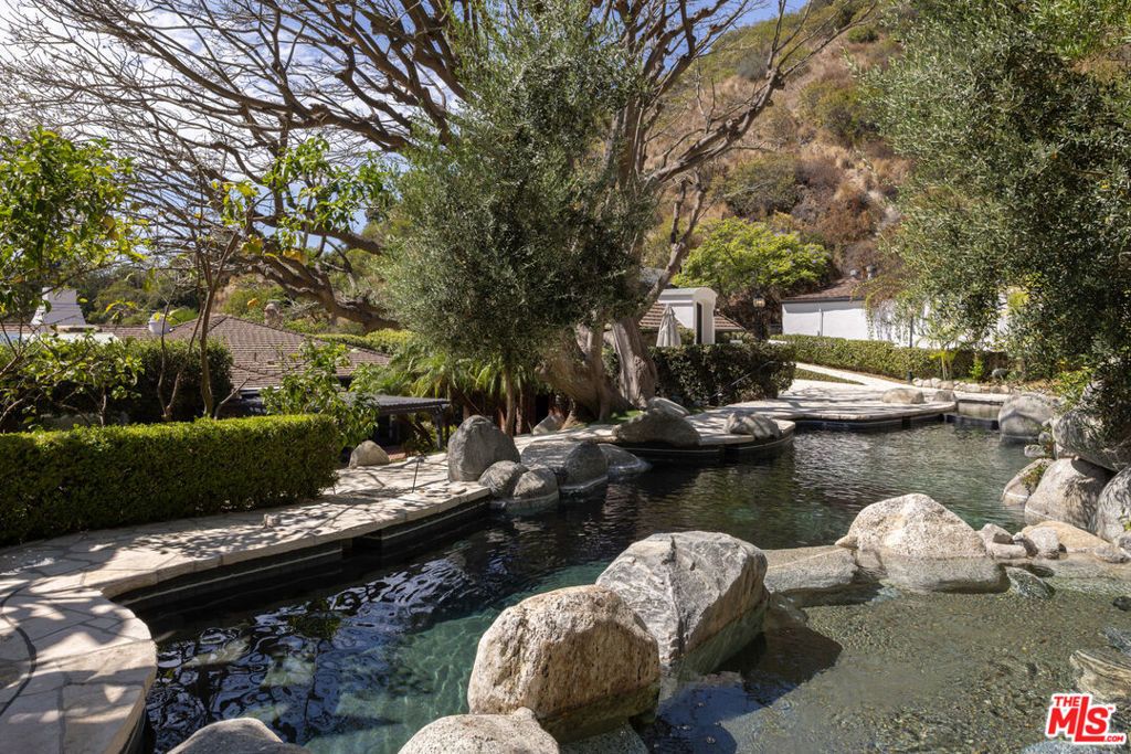 9507 Heather Road, Los Angeles