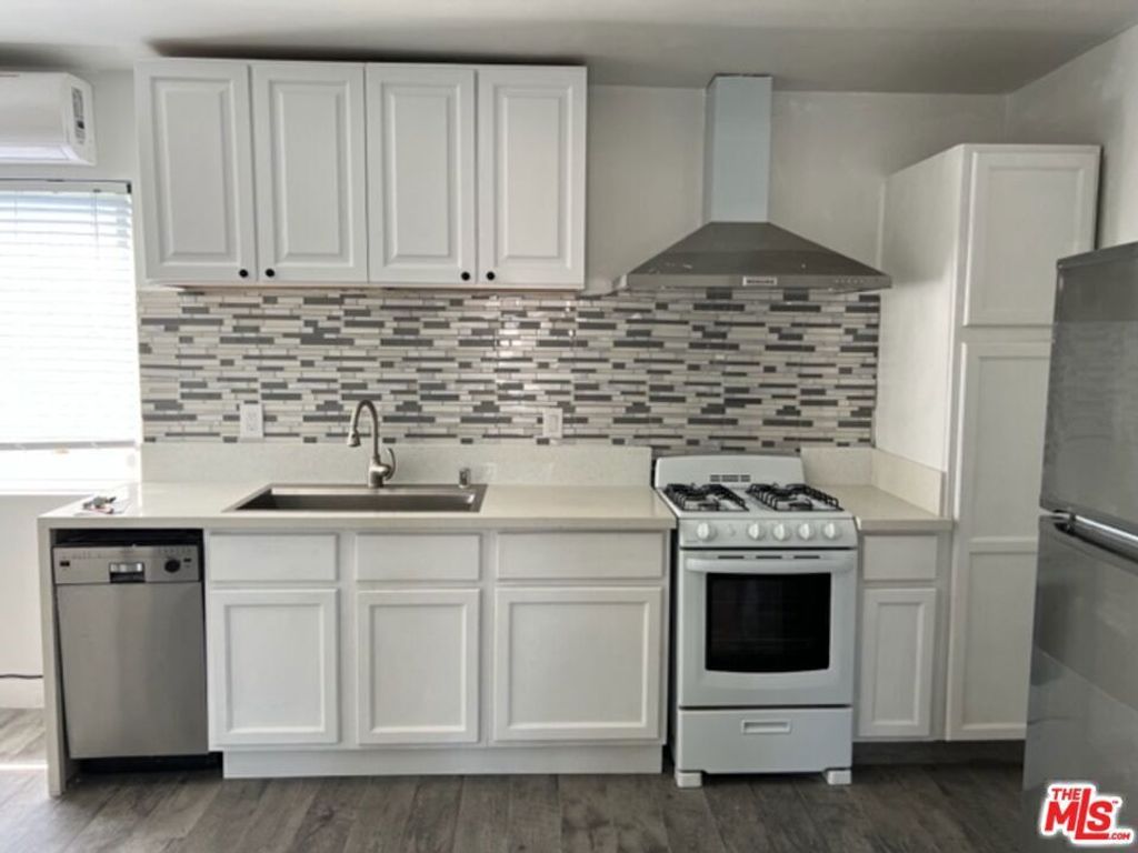 3568 S Budlong Avenue # 5, Los Angeles