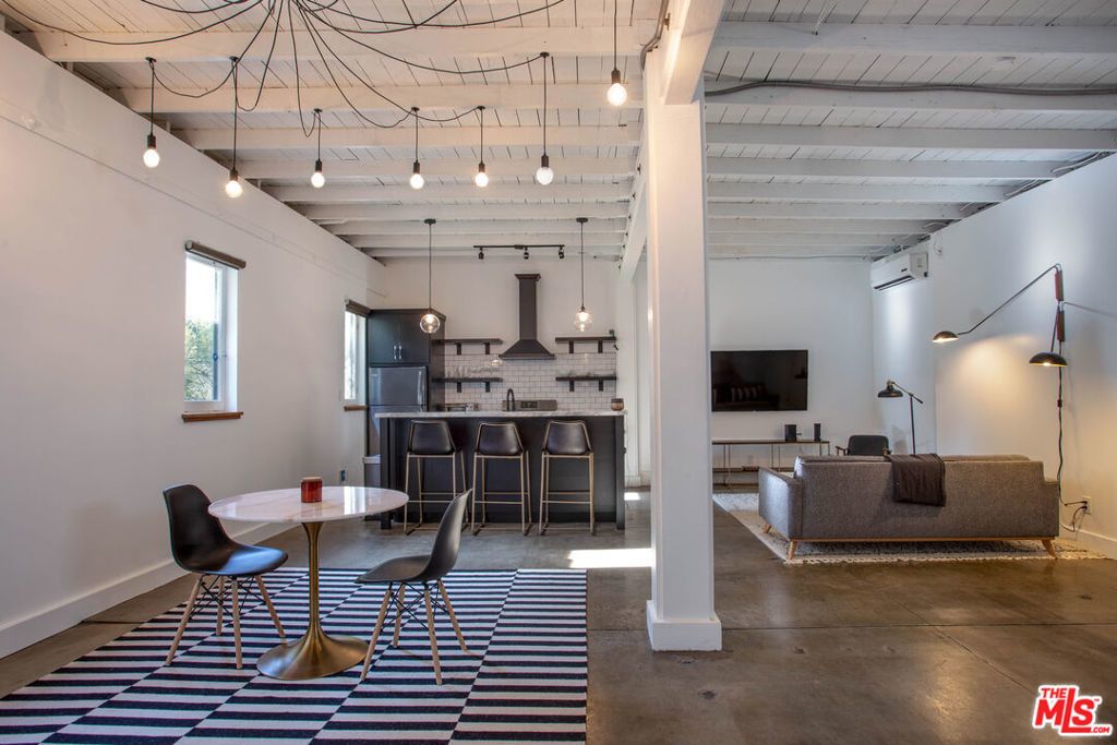 748 N Citrus Avenue, Los Angeles