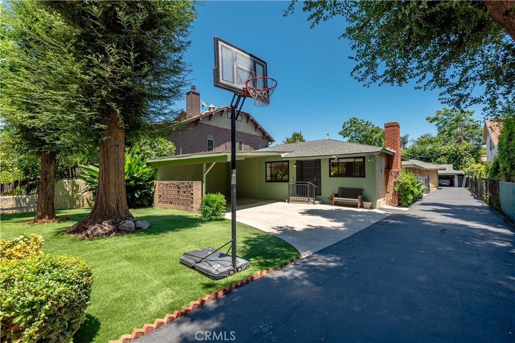 4450 Matilija Avenue, Sherman Oaks