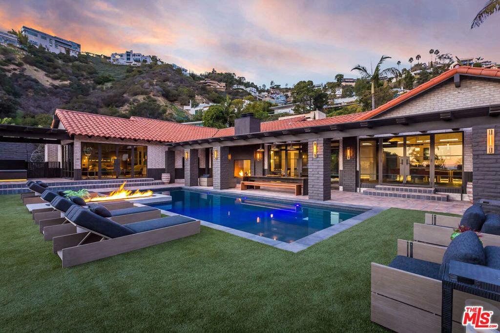 1707 Rising Glen Road, Los Angeles