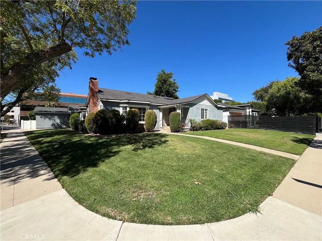 15483 Dickens Street, Sherman Oaks