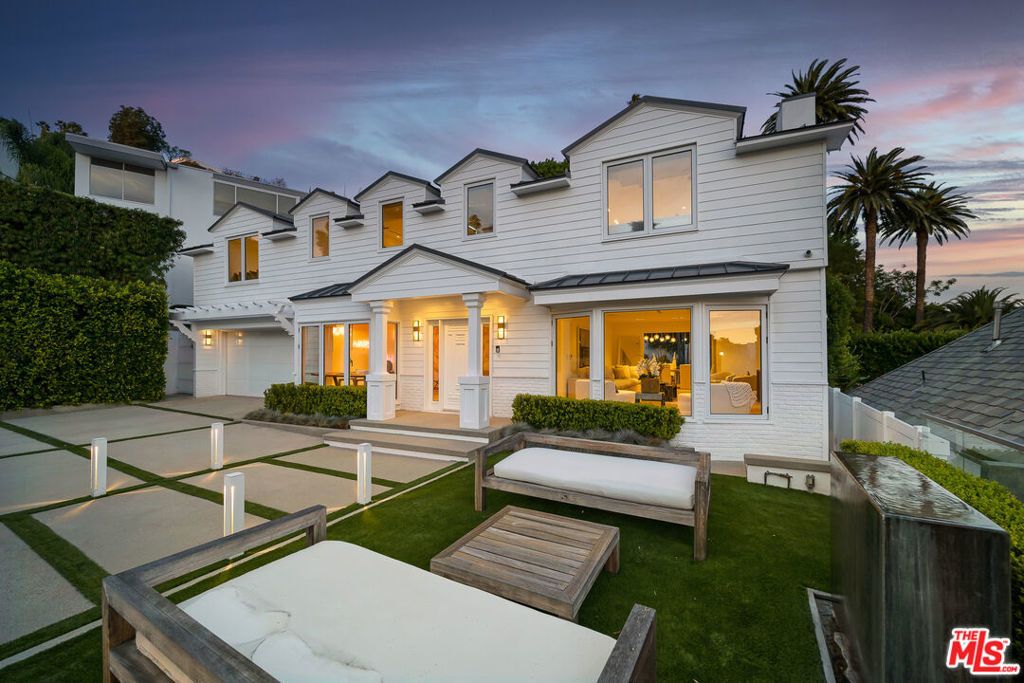 1330 Londonderry Place, Los Angeles
