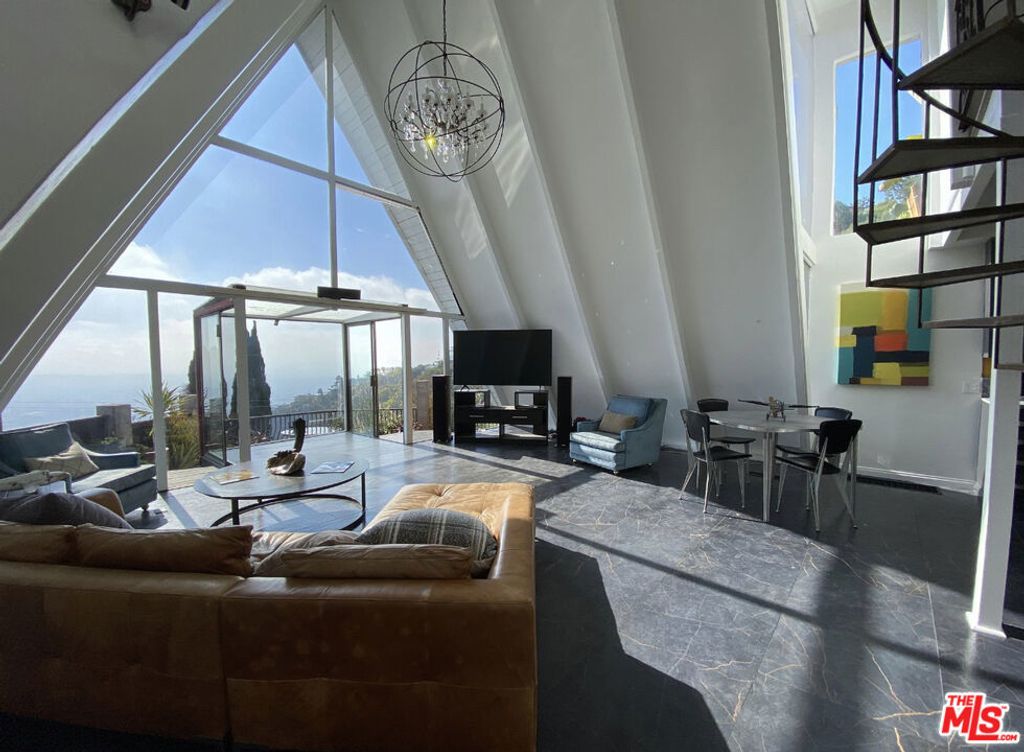 2144 Sunset Plaza Drive, Los Angeles