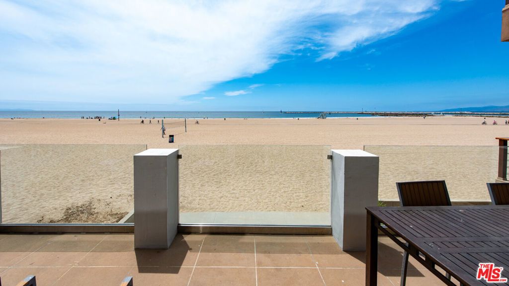 6419 Ocean Front Walk, Playa Del Rey