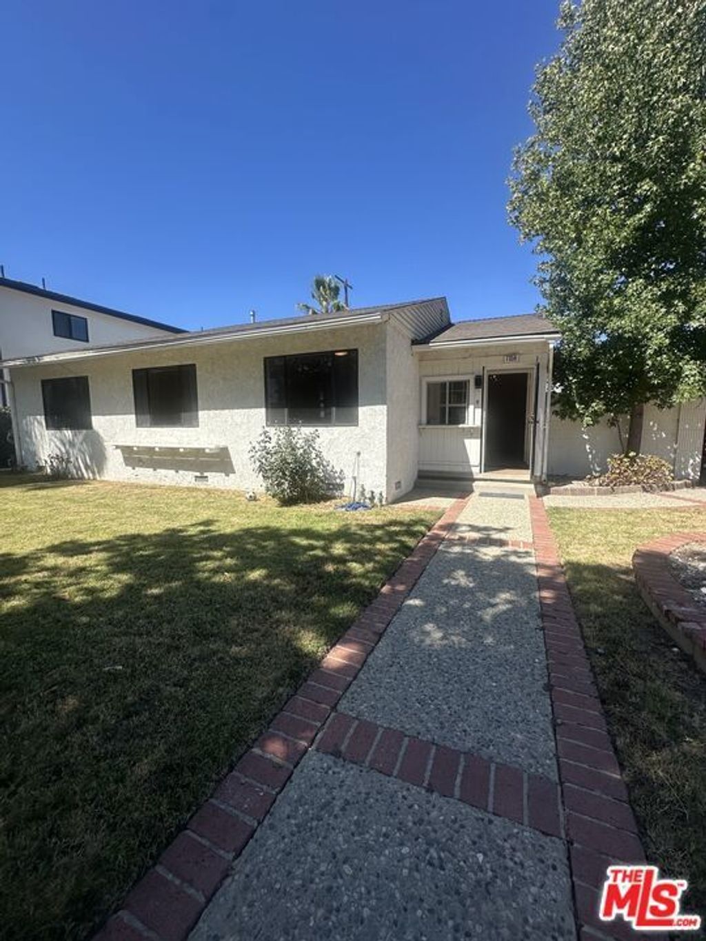 7359 Amestoy Avenue, Los Angeles