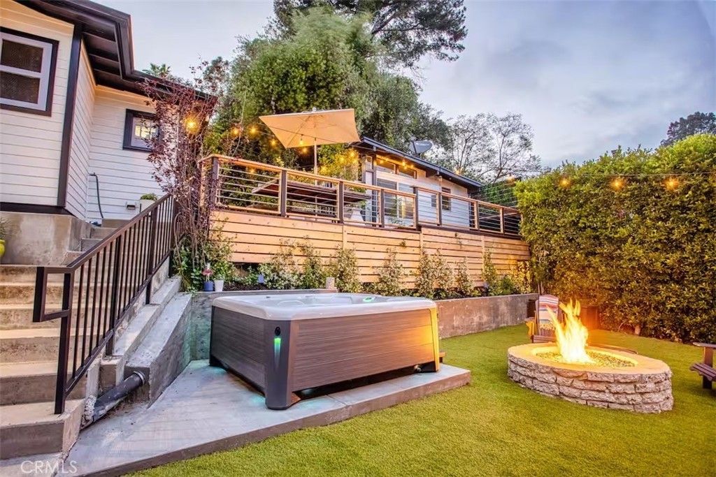 2597 Dearborn Drive, Los Angeles