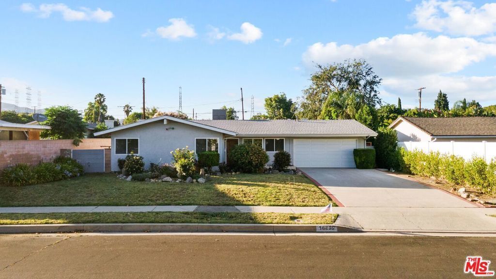 16855 Donmetz Street, Los Angeles