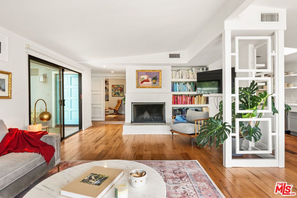 3744 Buena Park Drive, Studio City