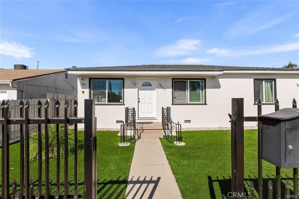 8827 Sylmar, Los Angeles
