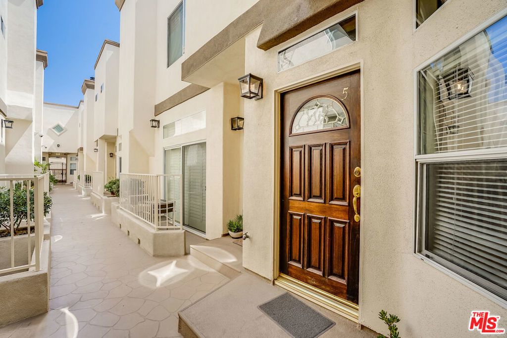 4520 Fulton Avenue # 5, Los Angeles