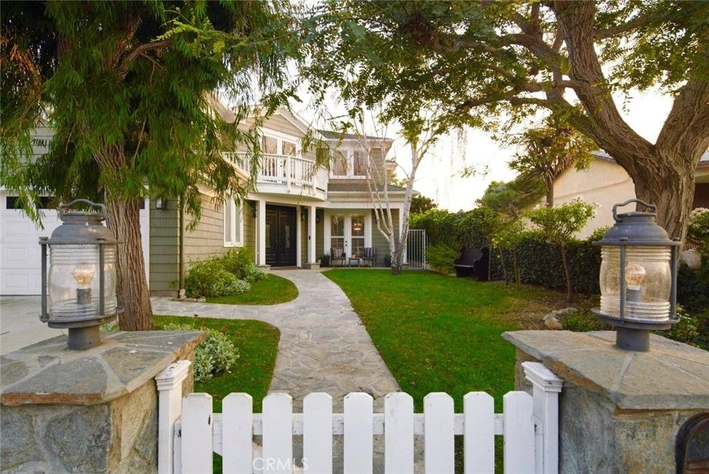 1534 3rd Street, Manhattan Beach