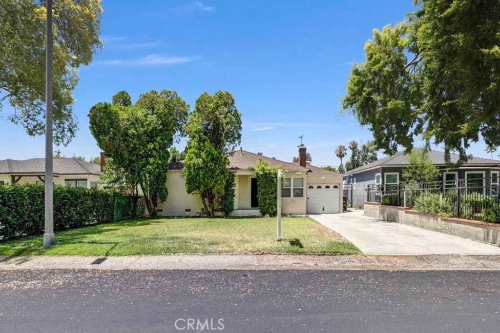 6217 Farmdale Avenue, Los Angeles