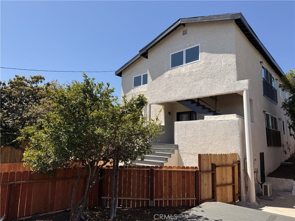 357 1/2 Cornwell, Los Angeles