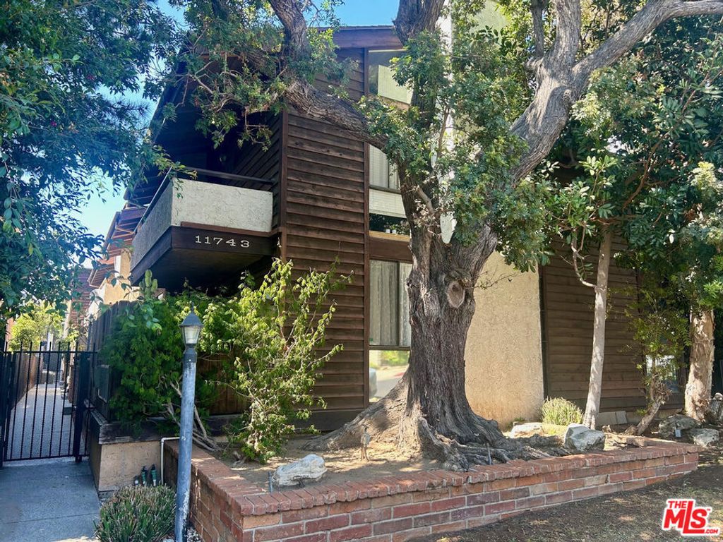 11743 Darlington Avenue # 9, Los Angeles