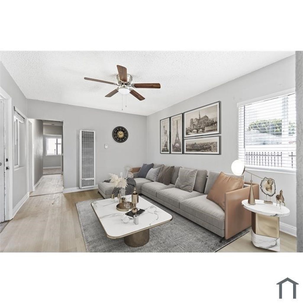 310 W Magnolia, Compton