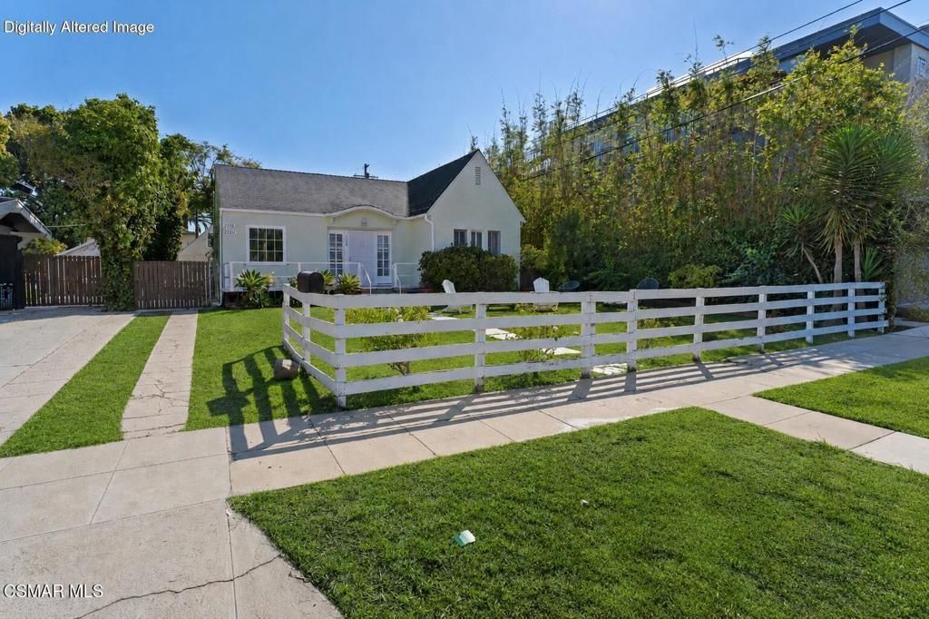 2320 Superior Avenue, Venice