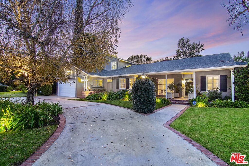 4755 Alonzo Avenue, Los Angeles