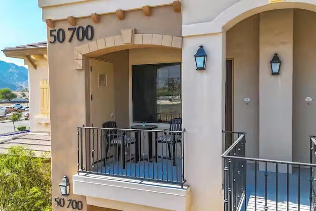 50700 Santa Rosa Plaza # 5, La Quinta