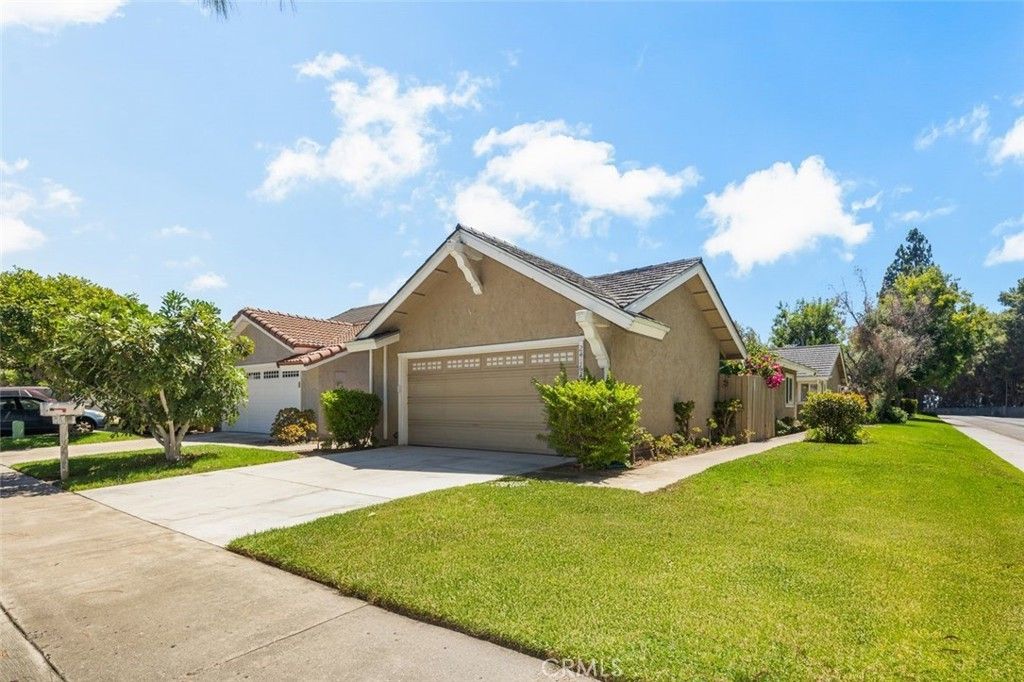 24162 Okeechobee Lane, Lake Forest