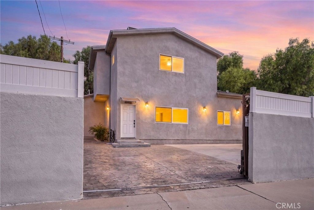 16507 San Fernando Mission Boulevard, Granada Hills