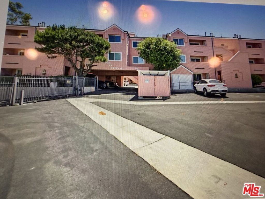 4810 S La Brea Avenue # 107, Los Angeles