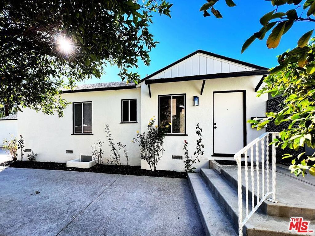 17228 Vanowen Street, Lake Balboa