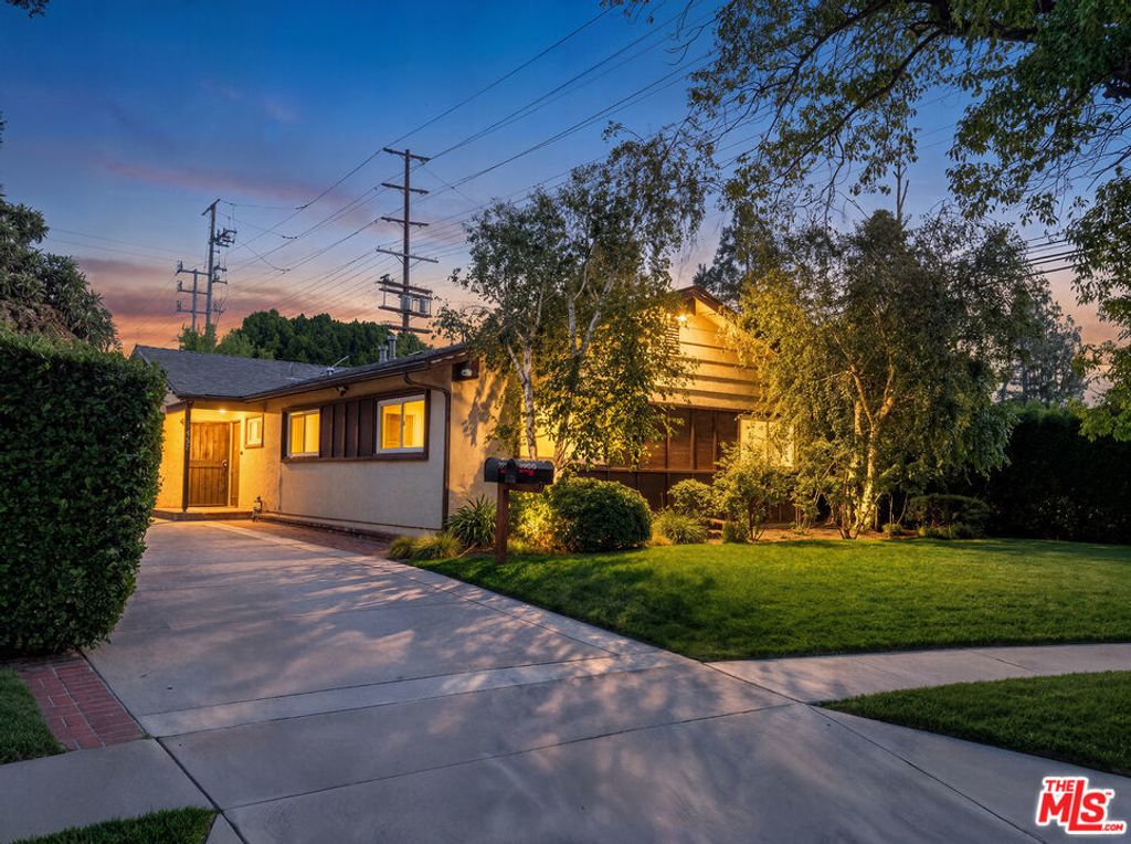 22756 Mobile Street, West Hills
