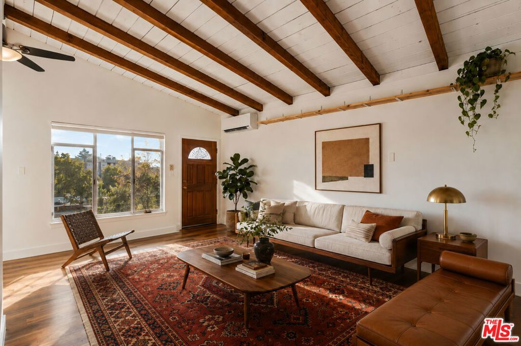 1231 Montecito Drive, Los Angeles