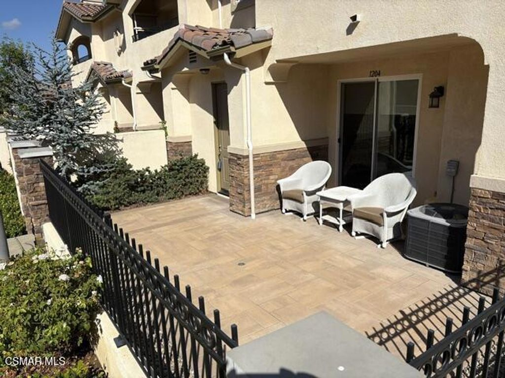 1204 Vista Heights Court, Newbury Park