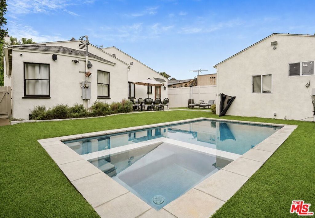140 S Gardner Street, Los Angeles