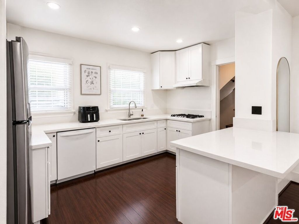 2421 3rd Avenue, Los Angeles