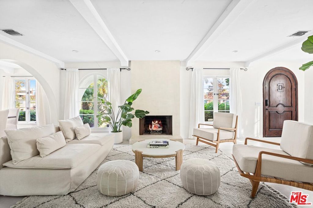 4267 Murietta Avenue, Sherman Oaks