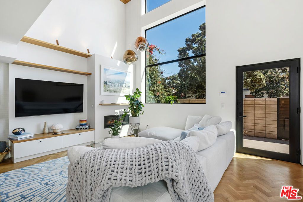 303 Windward Avenue, Venice