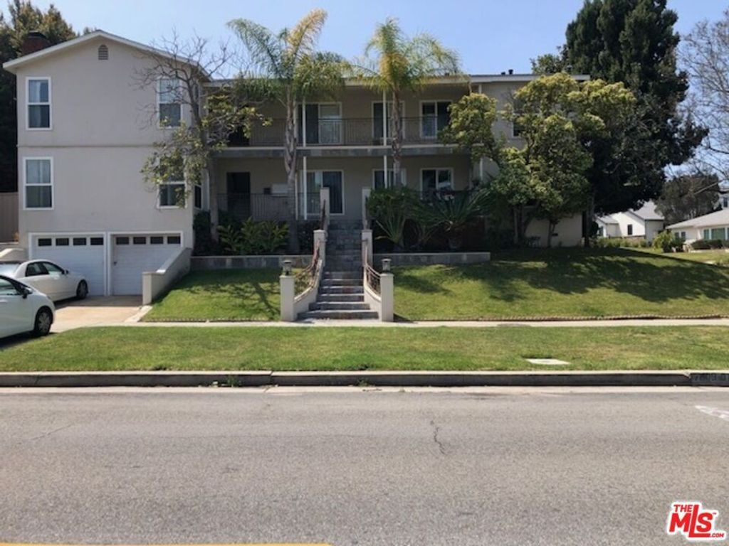 7805 Airport Boulevard, Los Angeles