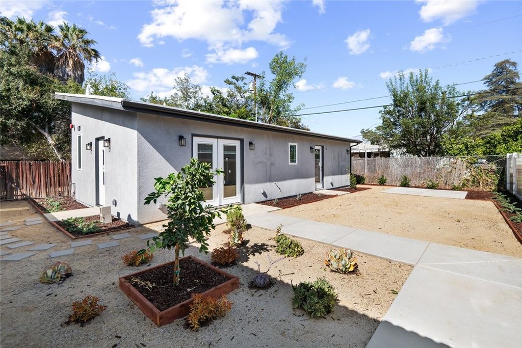 6652 Palm Avenue, Riverside