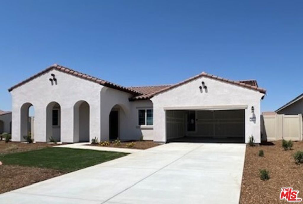 7323 Chetco River Street, Bakersfield